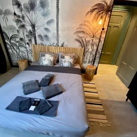 Charming 2 Bedrooms & 1 Sofa Bed Renovated 3p3 By Rivaevent Apartmán